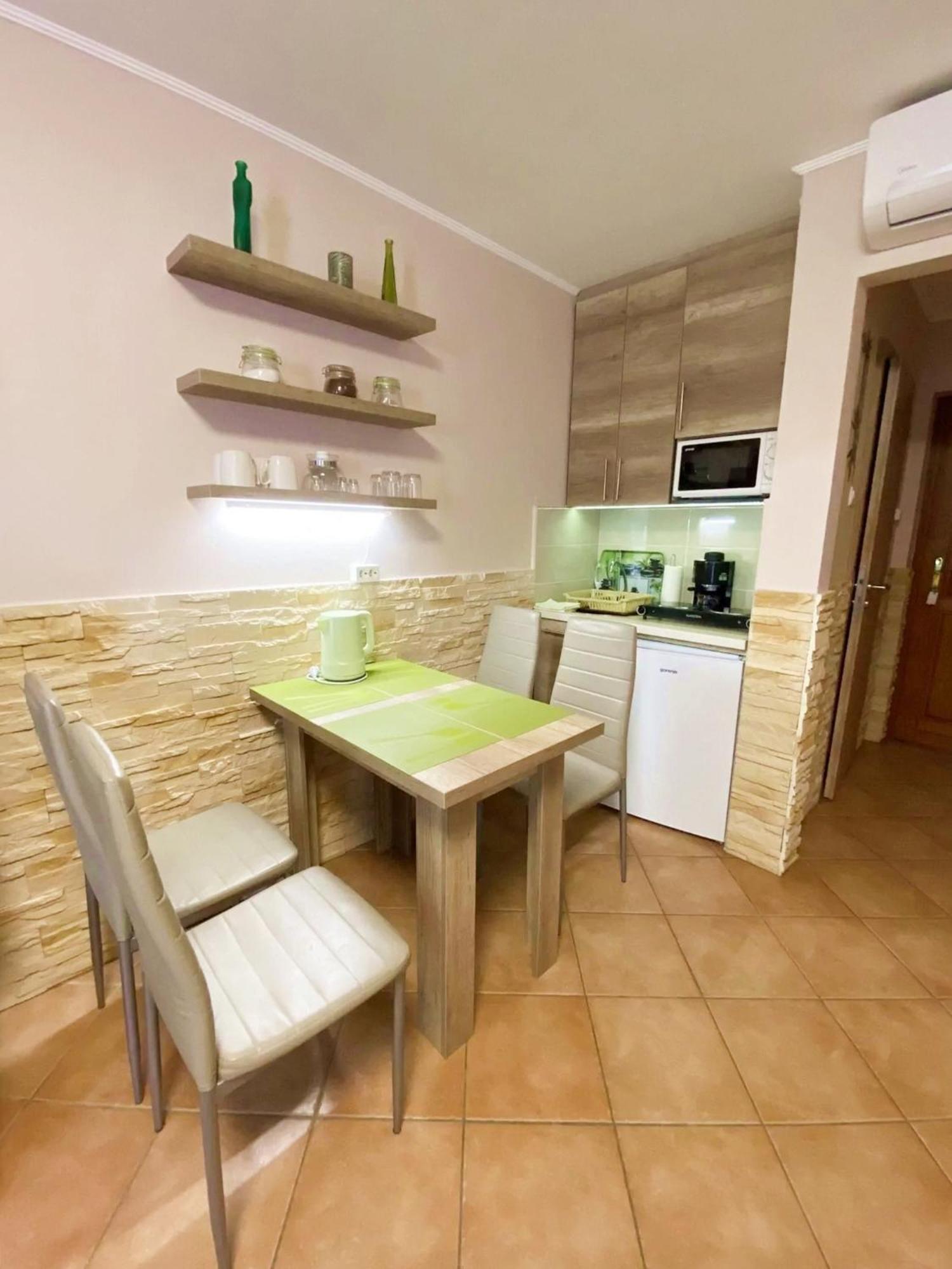 Bambusz Apartman Гюла Екстериор снимка