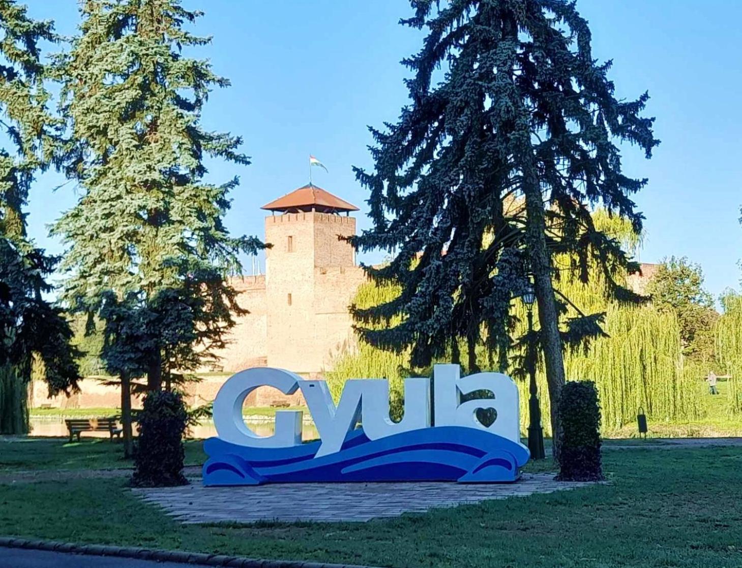 Bambusz Apartman Гюла Екстериор снимка